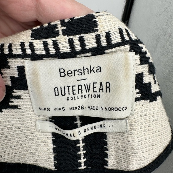 Bershka OUTERWEAR Cardigan Ethno Style with Fringes and cascading open front. - Picture 5 of 6